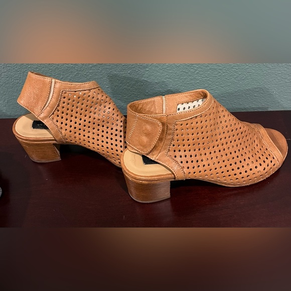 Steven by Steven Madden Tan heels - Picture 2 of 9